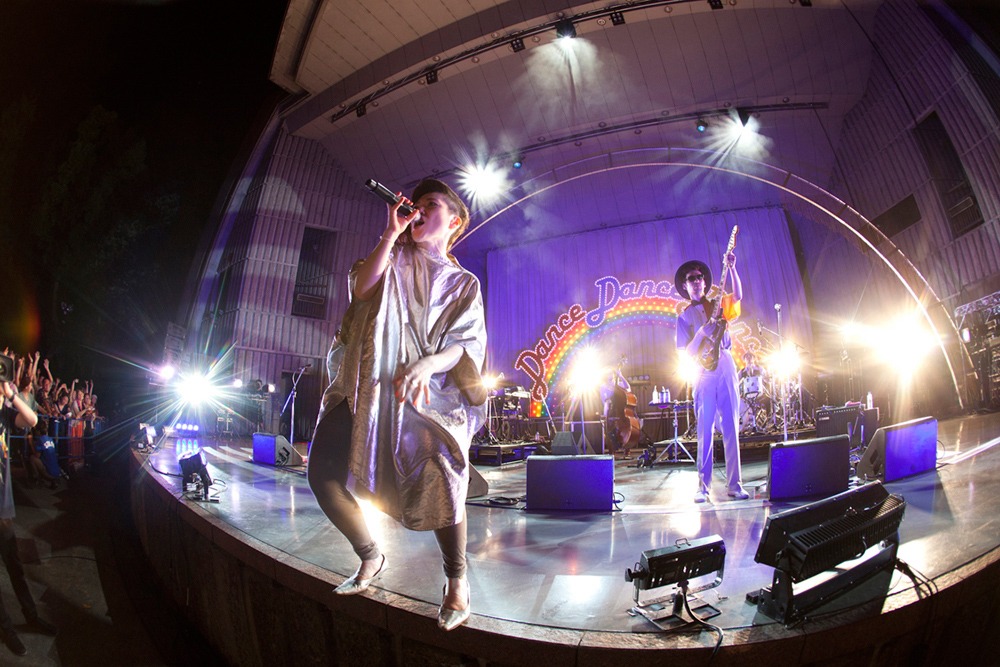 2012年7月15日に東京・日比谷野外大音楽堂で開催された「Dance Dance Dance」の模様。