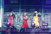 「ももいろクローバーZ 春の一大事 2013 西武ドーム大会～星を継ぐもも vol.2 Peach for the Stars～」の様子。（photo by Hajime Kamiiisaka）