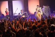 「N'夙川BOYSのオールァイ ニードィズ サンクス!!! パーティー」SHIBUYA-AX公演の様子。（Photo：Masayoshi Akutsu）