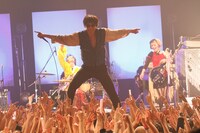 ファンに支えられパフォーマンスを披露するマーヤLOVE。（Photo：Masayoshi Akutsu）