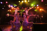 「そのまんまの変わらない君じゃいられない 2013年春」でのDoll☆Elementsのパフォーマンス。