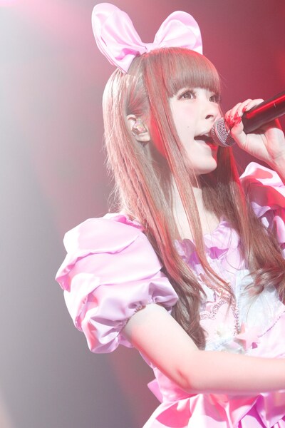 「100%KPP WORLD TOUR 2013」ニューヨーク公演でのきゃりーぱみゅぱみゅ。（撮影：Aki Ishii）