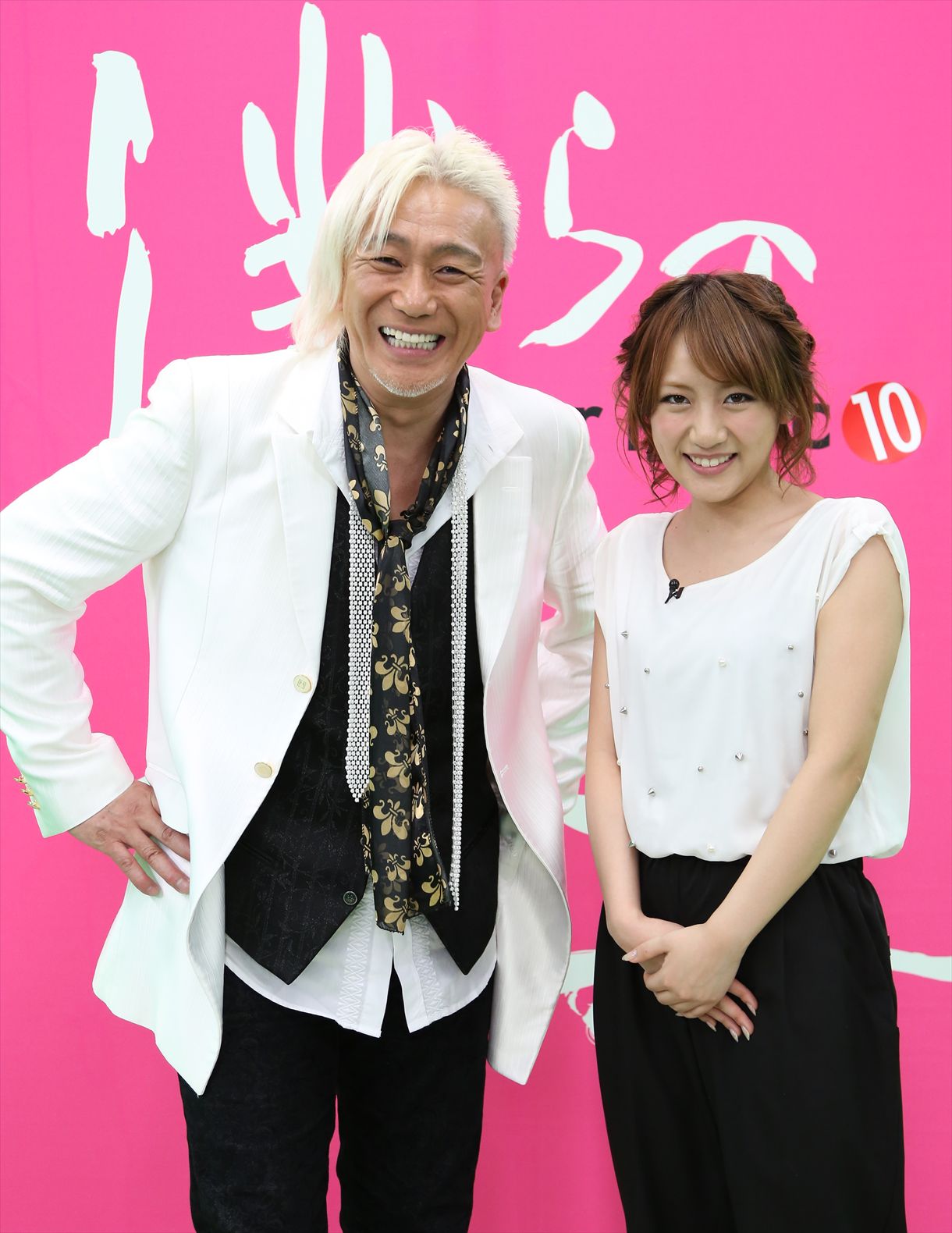 トーク収録後の玉置浩二（写真左）と高橋みなみ（右）。