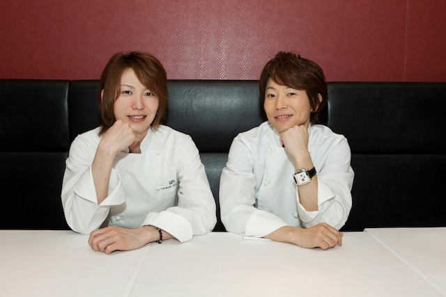 ぽこた（写真左）と川越達也（右）。