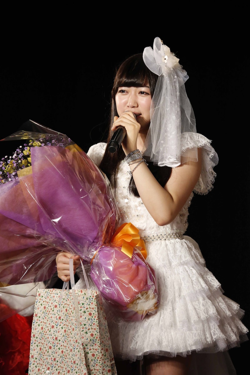 ファンに向けて感謝の気持ちを語る上野圭澄。（C)AKS