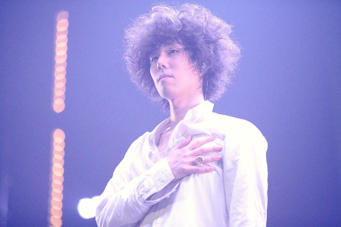 野田洋次郎（Vo, G）（撮影：太田好治）