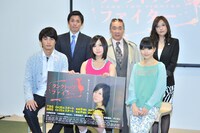 「タンクトップファイター」記者会見のフォトセッションより。