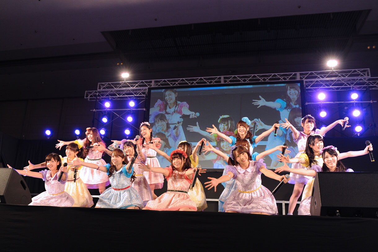 13日の金曜日」をパフォーマンスする乃木坂46。 - 乃木坂46白石
