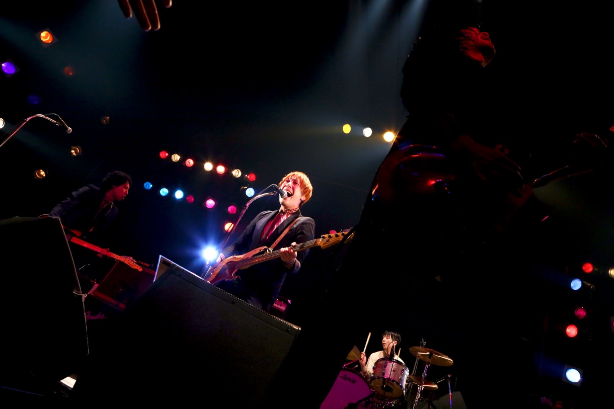 THE BAWDIES（4月21日の高知BAY5 SQUARE公演より）