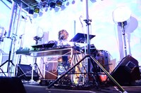 4月10日に東京・渋谷2.5Dでアルバムリリースプレイベントを開催したAZUMA HITOMI。