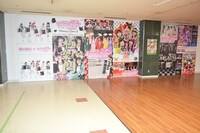 ももクロ一色に染められたHMV大宮ロフト店内。