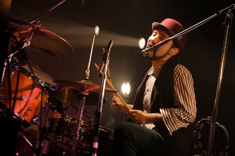 対馬祥太郎（Dr）（撮影：上飯坂一）