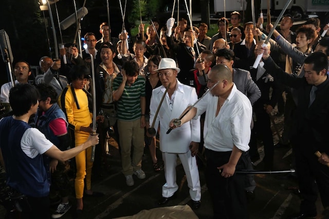 「地獄でなぜ悪い」のワンシーン。(C)2012「地獄でなぜ悪い」製作委員会