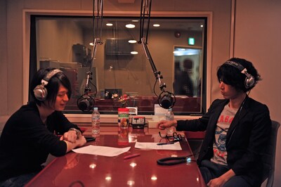 ロックにまつわるトークで盛り上がる光村龍哉（左）と田中和将（右）。