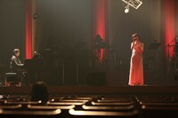 「坂本真綾 LIVE TOUR 2013 "Roots of SSW"」東京・Bunkamura オーチャードホール公演より。