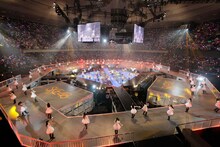 センターステージを用いたSKE48日本武道館公演の様子。 (C)AKS