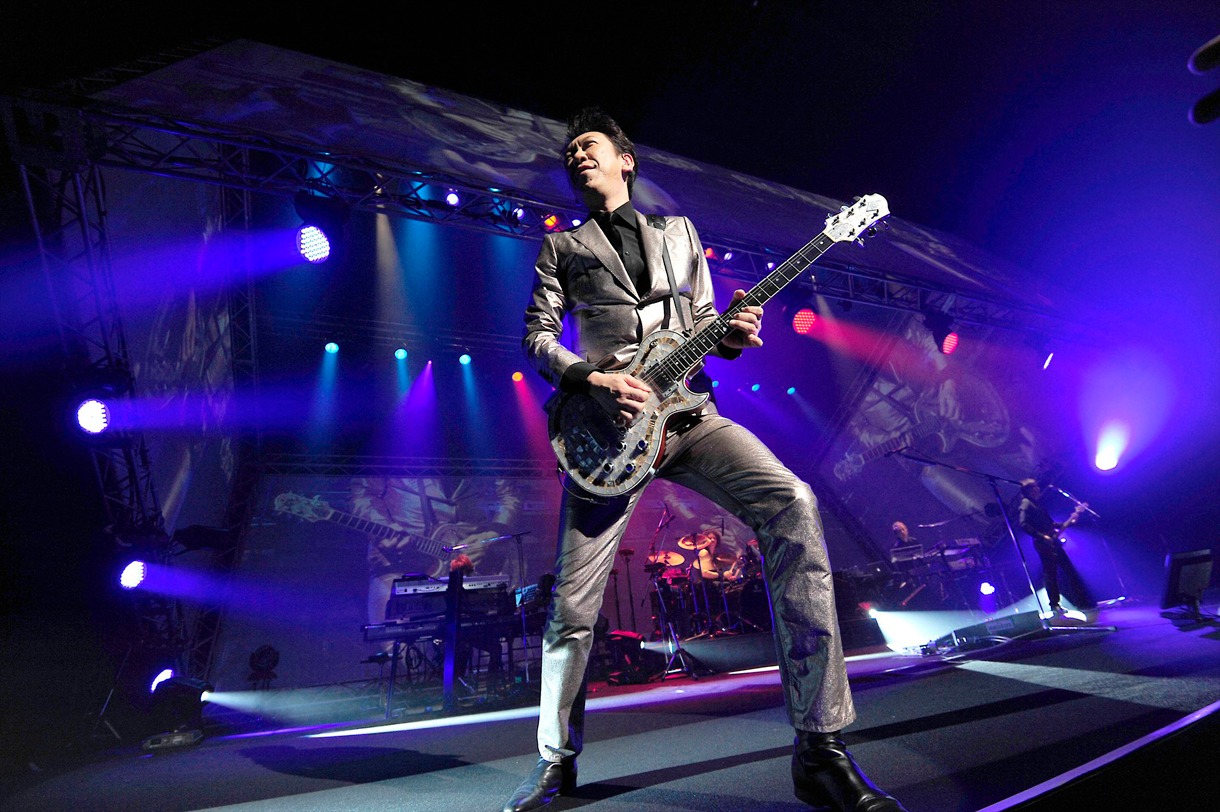 「SPACE SHOWER TV "LIVE with YOU"～布袋寅泰～」ステージの様子。