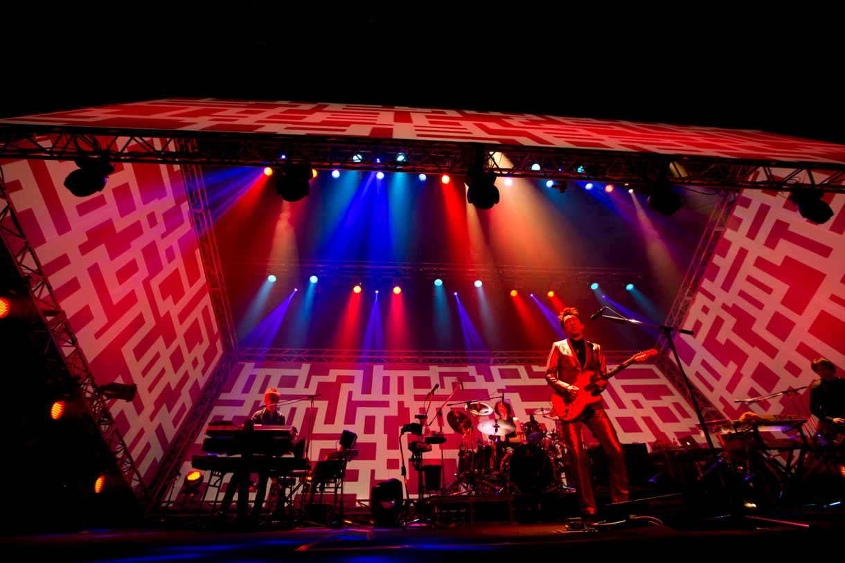 「SPACE SHOWER TV "LIVE with YOU"～布袋寅泰～」ステージの様子。