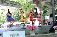 「高城れには誰が一番おバカだと思っているか？」という問題に対して一斉に掲げたメンバーの回答。