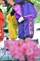 ステージに登場する前から高城れににはなぜかクリップで紙コップがつけられていた。なお、その時点で本人は気付いていない。