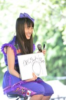 百田夏菜子の似顔絵を描いた高城れに。