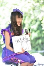 百田夏菜子の似顔絵を描いた高城れに。