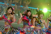「北川謙二」を披露するNMB48。 (C)AKS