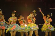 「北川謙二」を披露するJKT48。 (C)AKS