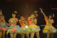 「北川謙二」を披露するJKT48。 (C)AKS