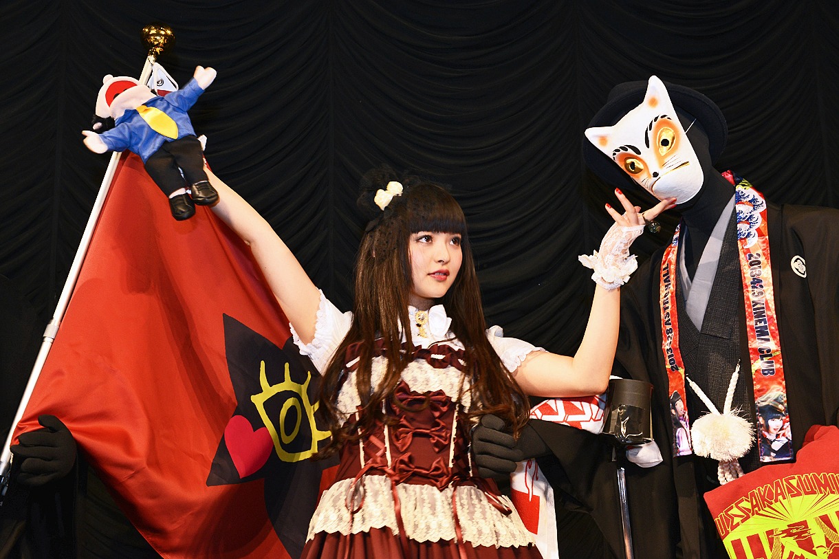 上坂すみれと大正太郎くんと同志。