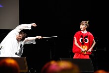 「NEO桃太郎」で桃太郎役を演じたタカシ（写真左）と鬼役を演じたタクヤ（右）。（撮影：山下大輔）