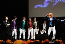 「超特急の男前講座」のコーナーで即興ダンスを披露する様子。（撮影：山下大輔）