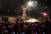 同志たちを扇動する上坂すみれ。