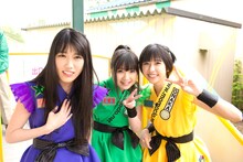 高城れに、有安杏果、玉井詩織（写真左から）。