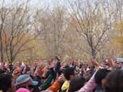 MICHINOKUステージで盛り上がる観客。