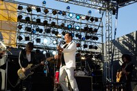 加山雄三のライブの模様。