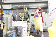 GOD HARAJUKU(SPINNS)と西村ひよこちゃん(TRUMPROOM)によるパフォーマンス。