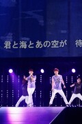 「東方神起 LIVE TOUR 2013 ～TIME～」さいたまスーパーアリーナ公演での東方神起。