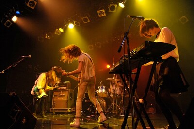 「お口ポカーン!! 卒業旅行は全国ツアー ～GREEN and motion～」札幌ペニーレーン24公演の様子。