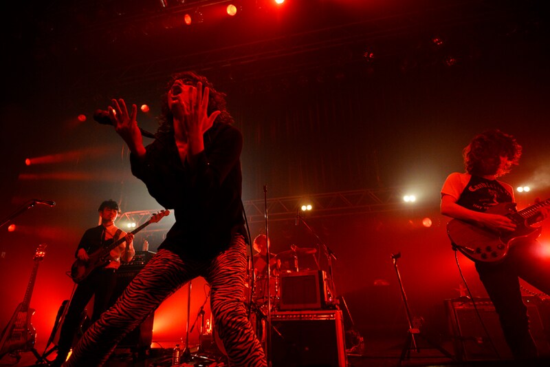 ツアー「OKAMOTO'S TOUR 2013 Sing A Song Together」4月27日の東京・Shibuya O-EAST公演の模様。（photo by TEPPEI）