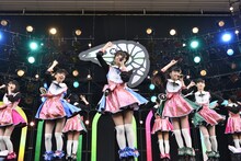 私立恵比寿中学の大阪城野外音楽堂ワンマン「中学生もつらいよ ～浪花奮闘編～」の様子。