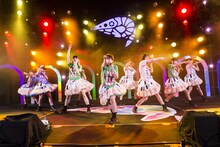 私立恵比寿中学の大阪城野外音楽堂ワンマン「中学生もつらいよ ～浪花奮闘編～」の様子。