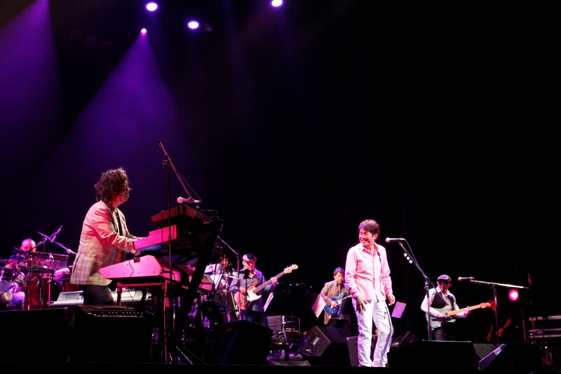 「25th Anniversary SING LIKE TALKING "Amusement Pocket 25/50"」の模様。