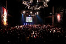 「hide Memorial Day 2013～hide FILM ALIVE!!～」の様子。