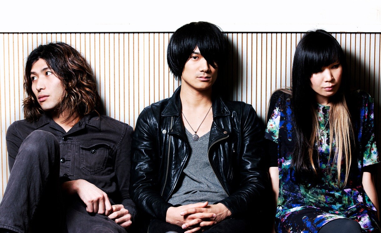 a flood of circle、ビール片手にバンドの現状激白 - 音楽ナタリー