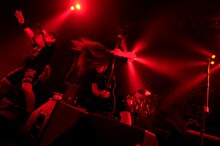 マキシマム ザ ホルモンのライブの様子。