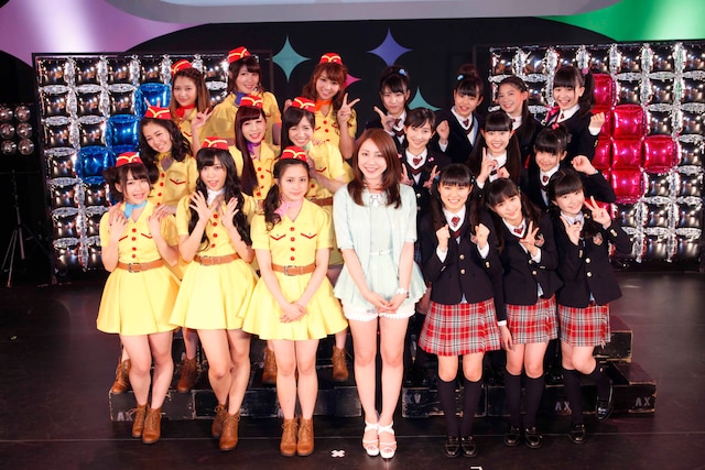 「女の子図鑑」に出演するPASSPO☆、吉川友、さくら学院（左から）。