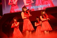 8曲目「星の温度」を披露する高橋みなみ、小林香菜、菊地あやか、片山陽加（左から）。（C)AKS