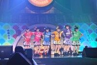 「チームしゃちほこ World Premium Japan Tour 2013 ～見切り発車は蜜の味～」Zepp Nagoya公演の様子。