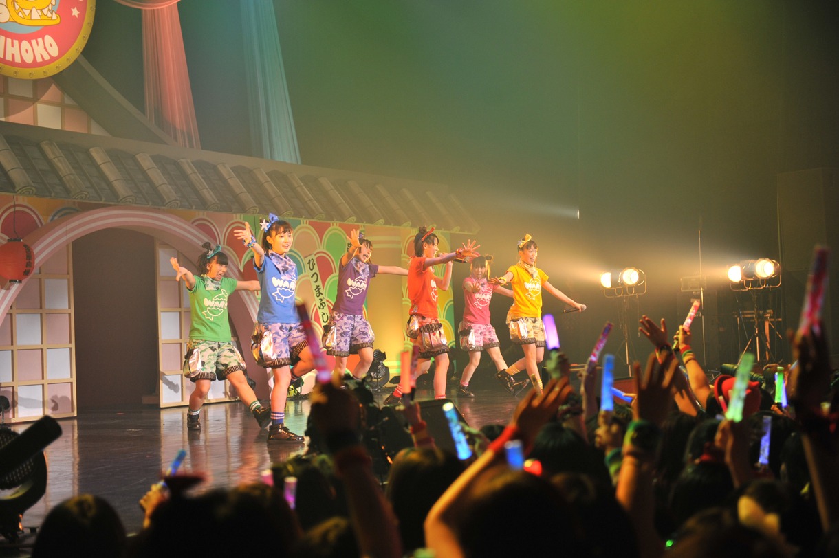「チームしゃちほこ World Premium Japan Tour 2013 ～見切り発車は蜜の味～」Zepp Nagoya公演の様子。